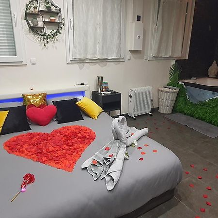 Suite Jacuzzi Privatif Plage Des Catalans Marseille Eksteriør billede