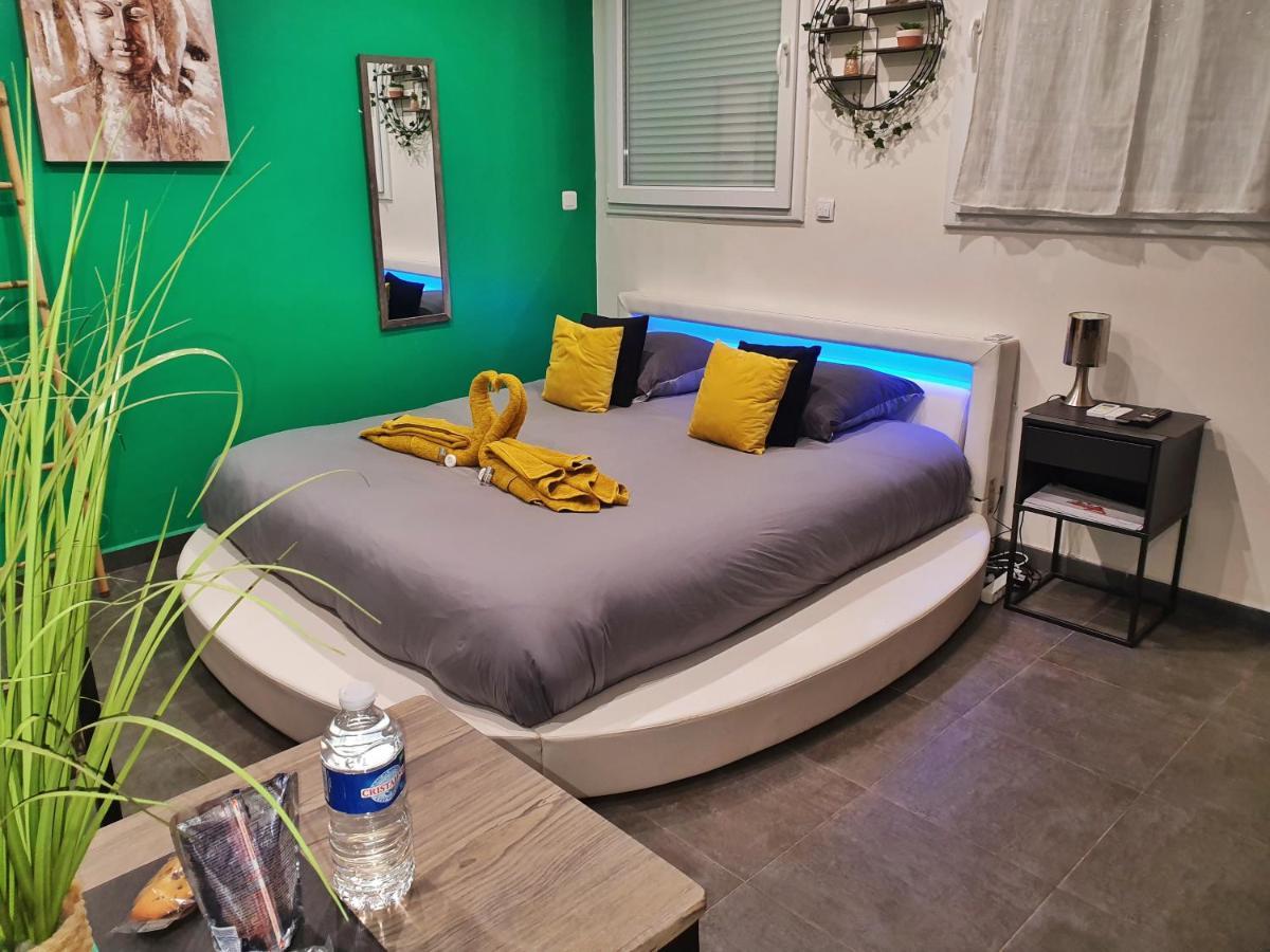 Suite Jacuzzi Privatif Plage Des Catalans Marseille Eksteriør billede