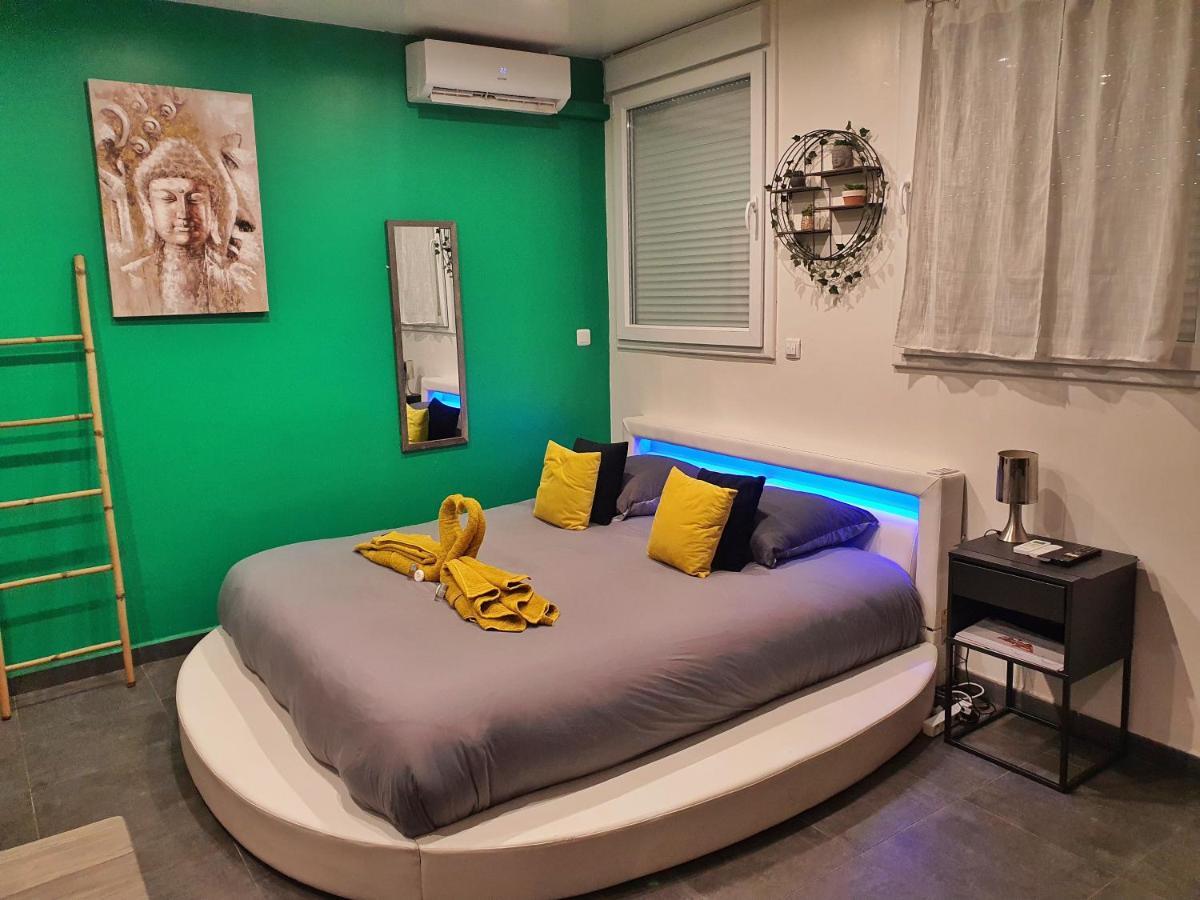 Suite Jacuzzi Privatif Plage Des Catalans Marseille Eksteriør billede